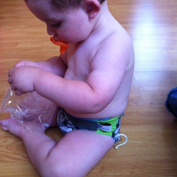 Greenline Cloth Diapers 21 covers and 21 bamboo terry flat inserts. All new! - Picture 13 of 14